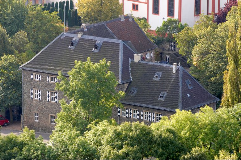 Schloss Wallhausen-Komplettansicht.jpg